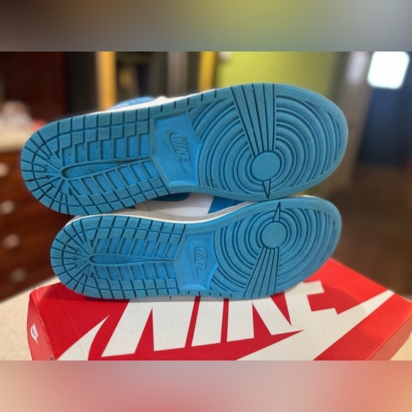 Jordan 1 Retro UNC (GS) 
Youth 7 = Woman’s 8.5 - Picture 7 of 15